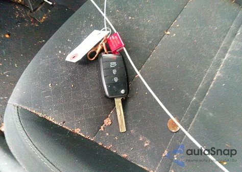 2020 Kia Sorento 2.4L L z USA, uszkodzony, nr VIN 5XYPG4A32LG686471